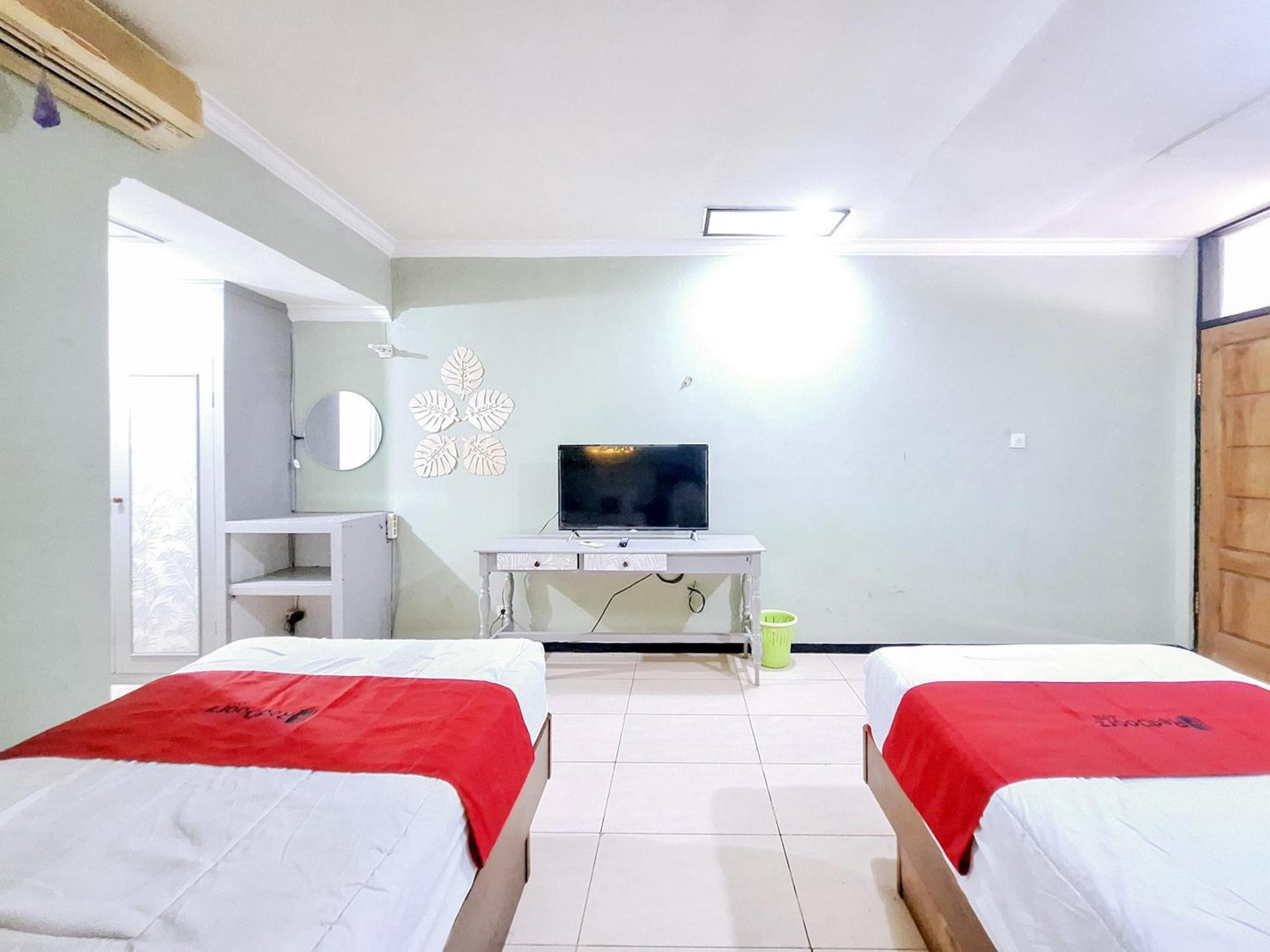 Reddoorz Near Stadion Semeru Lumajang Jawa Timur 外观 照片