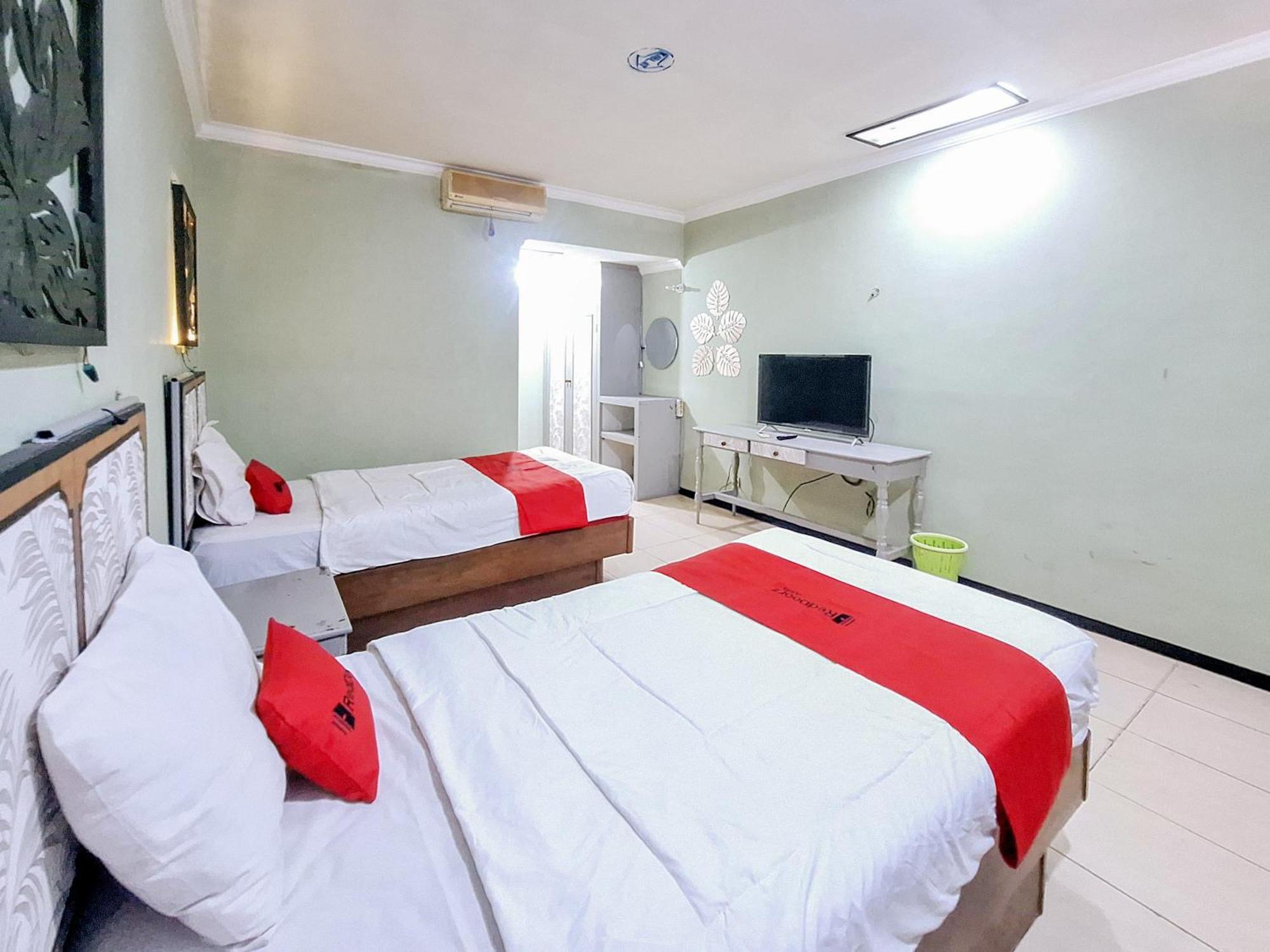 Reddoorz Near Stadion Semeru Lumajang Jawa Timur 外观 照片