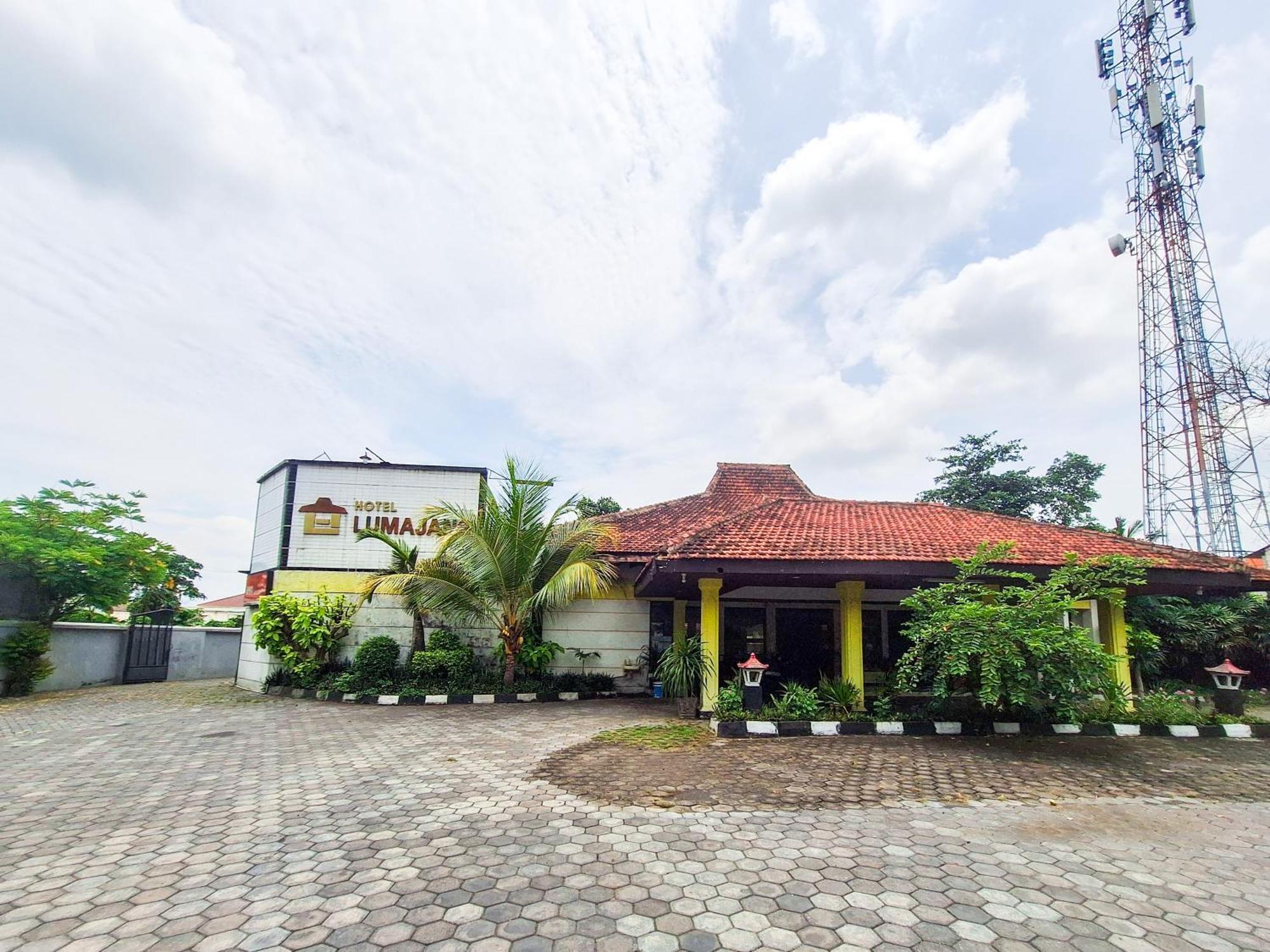 Reddoorz Near Stadion Semeru Lumajang Jawa Timur 外观 照片