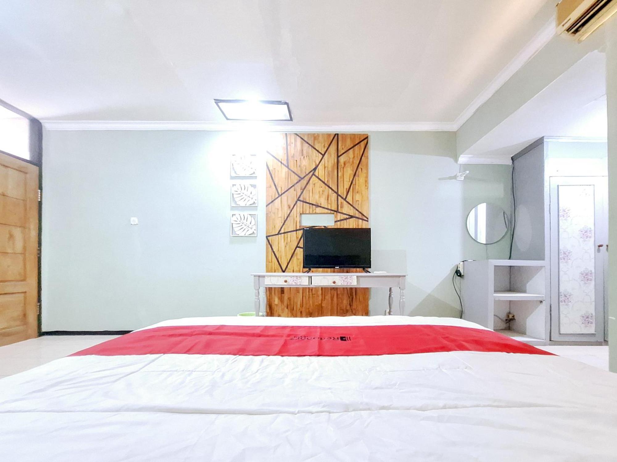 Reddoorz Near Stadion Semeru Lumajang Jawa Timur 外观 照片