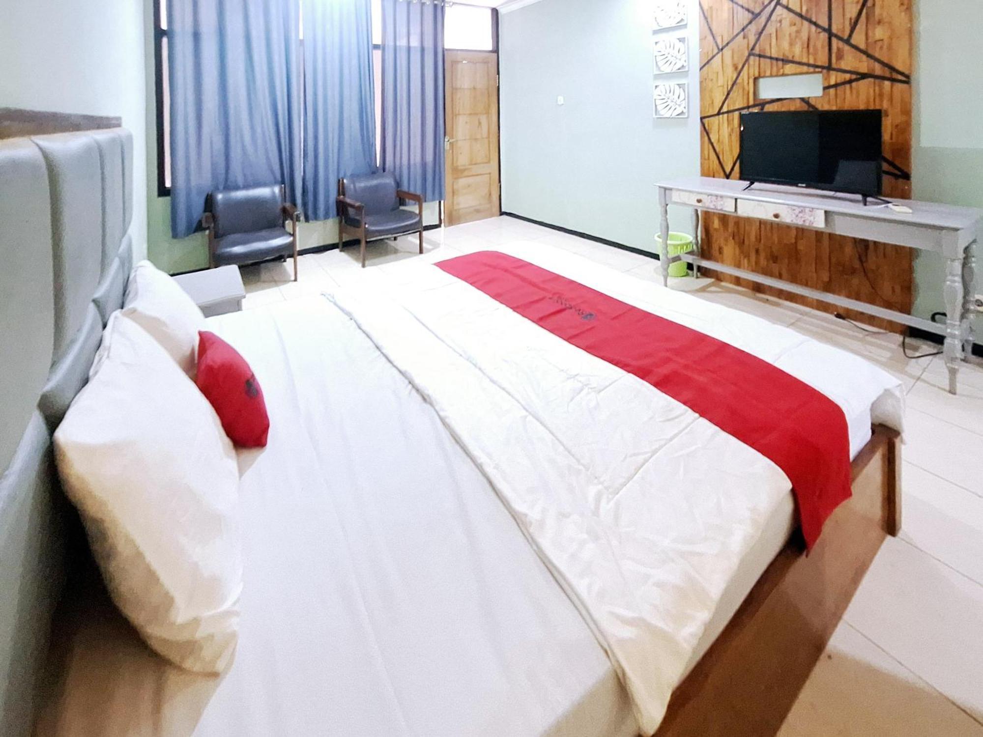 Reddoorz Near Stadion Semeru Lumajang Jawa Timur 外观 照片